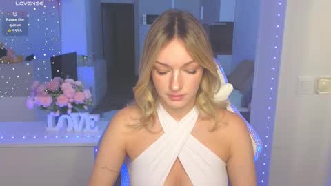 Snapshot of margaretsweet1 chatting on 09-12-25, 12:33 Margaret online show from 09-12-25, 12:33