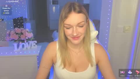 Snapshot of margaretsweet1 chatting on 09-28-25, 10:48 Margaret online show from 09-28-25, 10:48