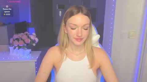 Snapshot of margaretsweet1 chatting on 10-14-25, 01:06 Margaret online show from 10-14-25, 01:06