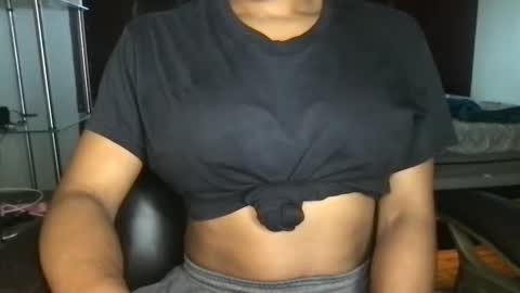 Snapshot of margaux_lumiere chatting on 09-14-25, 01:32 margaux_lumiere online show from 09-14-25, 01:32