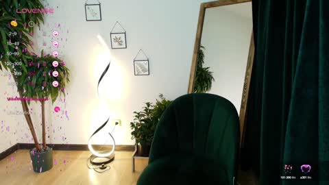 Snapshot of margeritirell chatting on 01-24-25, 08:44 Margo online show from 01-24-25, 08:44