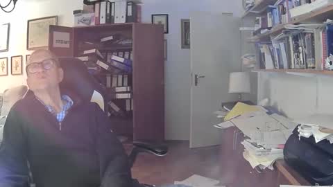 Snapshot of marginalie chatting on 11-21-25, 06:50 marginalie online show from 11-21-25, 06:50