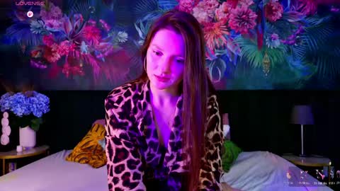 Snapshot of margodoly chatting on 04-19-26, 06:54 margodoly online show from 04-19-26, 06:54