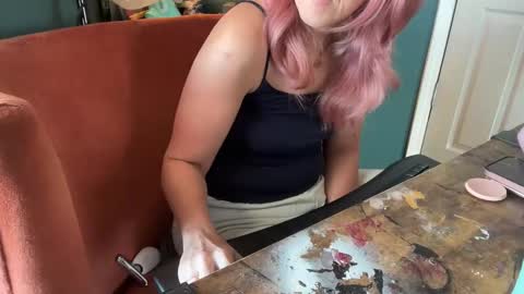 Elle online show from 12-15-25, 04:22