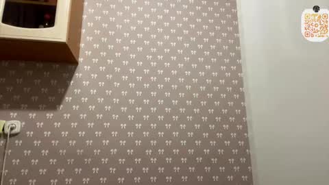 Lina online show from 11-23-25, 09:14