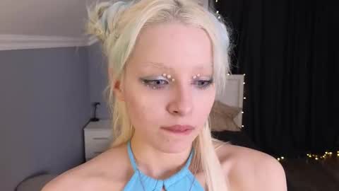 Snapshot of mari_clay chatting on 02-18-26, 12:23 Milena online show from 02-18-26, 12:23