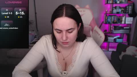 Snapshot of mari_moore7 chatting on 04-24-26, 07:00 mari moore online show from 04-24-26, 07:00