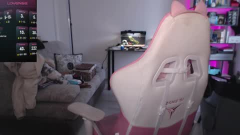 Snapshot of mari_moore7 chatting on 05-11-26, 06:19 mari moore online show from 05-11-26, 06:19