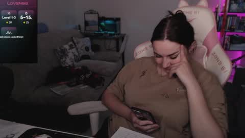 Snapshot of mari_moore7 chatting on 05-22-26, 08:32 mari moore online show from 05-22-26, 08:32