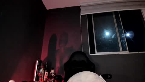 Maria Isabell  online show from 12-12-24, 04:37