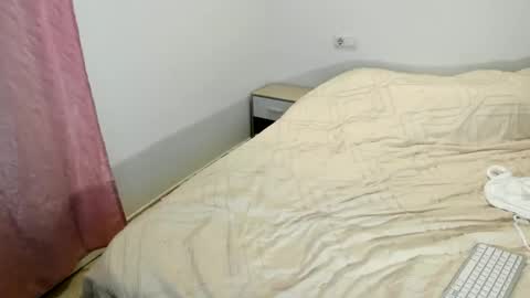 Snapshot of maria_mad chatting on 10-10-25, 09:03 Itslablonde online show from 10-10-25, 09:03