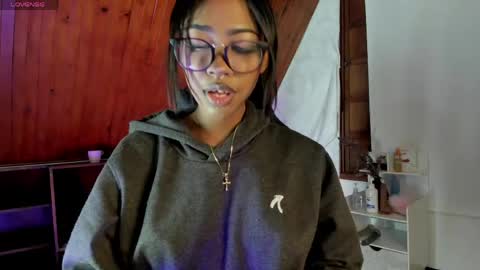 Snapshot of mariabonet chatting on 06-07-26, 01:43 mariabonet online show from 06-07-26, 01:43