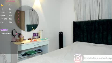 mariadanielasanchez online show from 10-21-25, 01:39