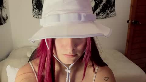 Snapshot of mariagh_ chatting on 06-14-26, 08:44 Maria online show from 06-14-26, 08:44