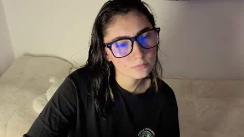 Snapshot of mariagh_ chatting on 06-22-26, 10:51 Maria online show from 06-22-26, 10:51