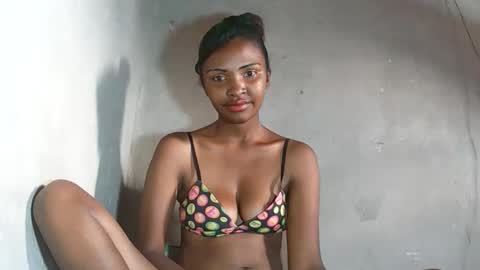 Maria online show from 11-28-25, 04:37