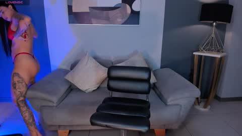 MARIA HERRERA  online show from 10-06-25, 08:50