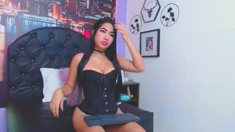 Snapshot of mariahlovato chatting on 02-05-26, 11:15 mariahlovato online show from 02-05-26, 11:15