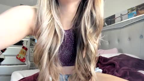 Pinkkitty online show from 12-19-25, 10:17