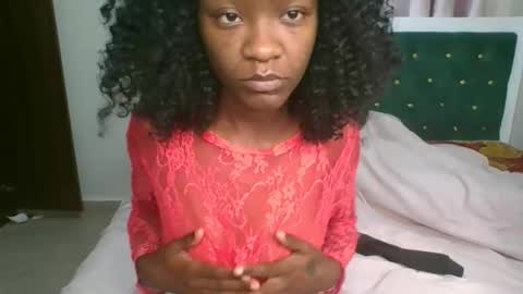 Snapshot of mariahsexy4u chatting on 02-12-26, 03:01 mariahsexy4u online show from 02-12-26, 03:01