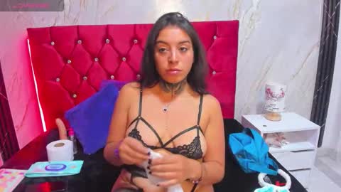 mariam_schubert online show from 10-19-25, 04:29