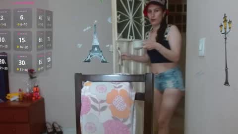 Snapshot of mariam_wish1 chatting on 05-11-26, 06:27 mariam_wish1 online show from 05-11-26, 06:27