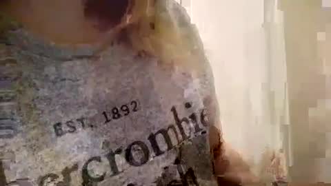 Snapshot of mariamaybe24 chatting on 12-06-24, 01:29 Mariah online show from 12-06-24, 01:29