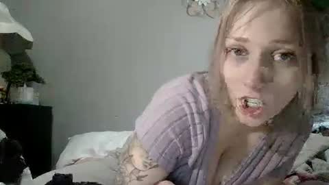 Snapshot of mariamaybe24 chatting on 03-06-25, 09:31 Mariah online show from 03-06-25, 09:31