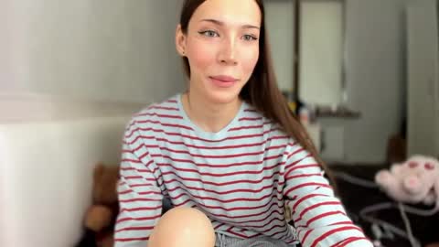 Snapshot of mariamceleste chatting on 05-27-26, 05:48 Mariam online show from 05-27-26, 05:48