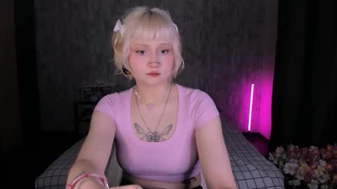 Snapshot of mariamilkis chatting on 10-21-25, 12:33 Maria online show from 10-21-25, 12:33