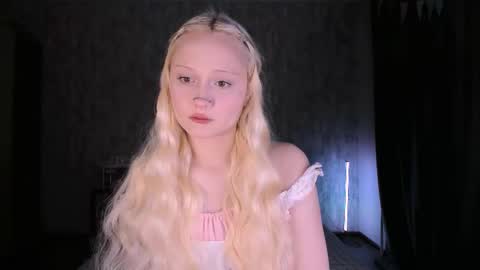 Snapshot of mariamilkis chatting on 11-06-25, 02:45 Maria online show from 11-06-25, 02:45