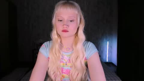 Snapshot of mariamilkis chatting on 11-09-25, 01:42 Maria online show from 11-09-25, 01:42