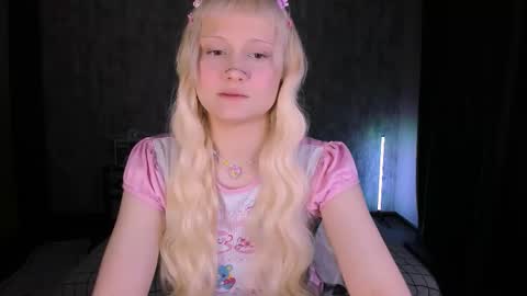 Snapshot of mariamilkis chatting on 11-12-25, 01:17 Maria online show from 11-12-25, 01:17