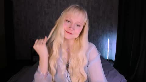 Snapshot of mariamilkis chatting on 11-14-25, 02:32 Maria online show from 11-14-25, 02:32