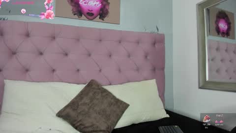 Snapshot of marian__stone chatting on 11-30-25, 05:17 Marian online show from 11-30-25, 05:17