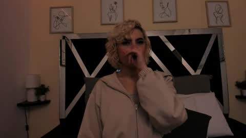 Marian online show from 09-16-25, 02:34