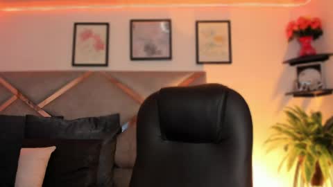 Marian online show from 04-17-26, 07:17