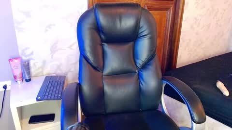 Mariana online show from 11-29-25, 12:19