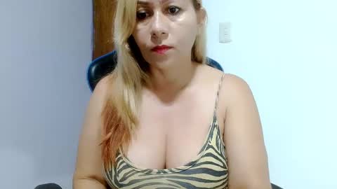 Snapshot of mariana995649 chatting on 03-11-25, 10:51 mariana995649 online show from 03-11-25, 10:51