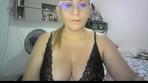 Snapshot of mariana995649 chatting on 05-16-26, 03:00 mariana995649 online show from 05-16-26, 03:00