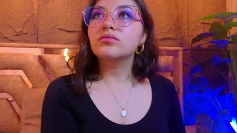 Snapshot of mariana_aldana_ chatting on 06-14-26, 12:18 marii online show from 06-14-26, 12:18