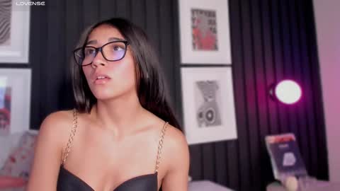 Mariana   online show from 11-27-25, 11:07