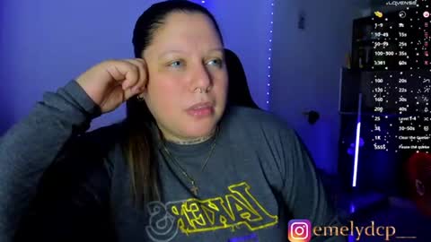 Snapshot of mariana_spellman chatting on 07-15-26, 05:02 Emely online show from 07-15-26, 05:02
