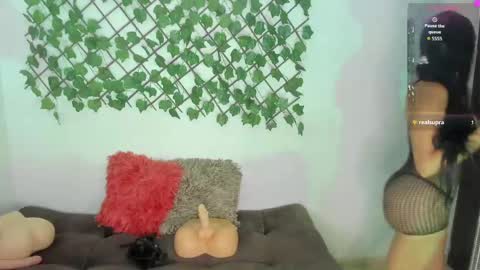 Snapshot of mariana_vidal chatting on 05-12-26, 02:25 mariana vidal online show from 05-12-26, 02:25