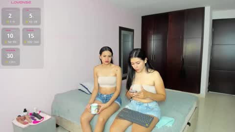 MARIANA Y VALENTINA online show from 11-27-25, 12:07