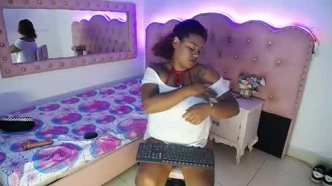 Snapshot of marianabrownn chatting on 02-18-26, 08:49 Mariana online show from 02-18-26, 08:49