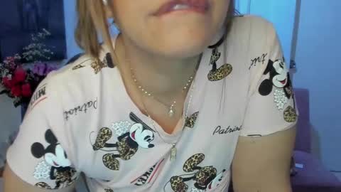 Mariana Lopez online show from 02-12-25, 03:07