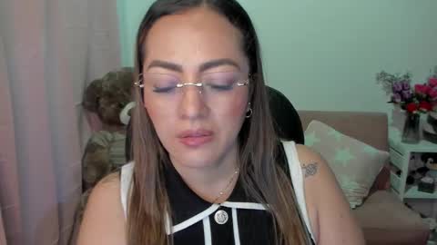 Mariana Lopez online show from 03-11-25, 03:16