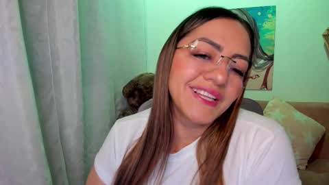 Mariana Lopez online show from 10-18-25, 02:03