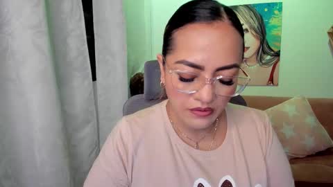 Mariana Lopez online show from 11-22-25, 03:38